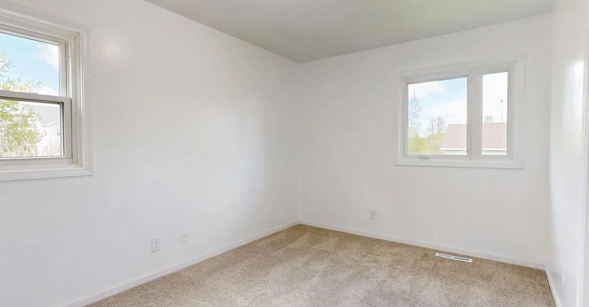 le virtual staging est une solution innovante de mise en scène virtuelle qui permet de valoriser vos biens immobiliers grâce à des aménagements d'intérieur numériques réalistes.