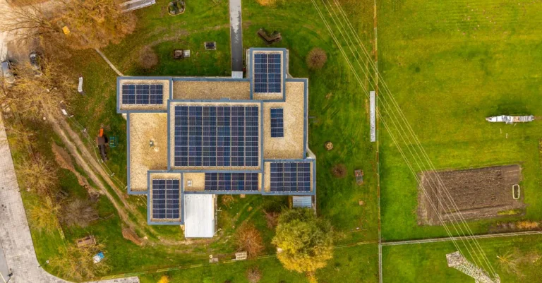 découvrez comment améliorer la performance énergétique de votre bâtiment pour réduire les coûts et préserver l'environnement.