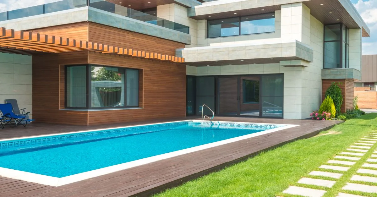 découvrez une maison avec piscine idéale pour profiter pleinement des beaux jours et se détendre en toute tranquillité.