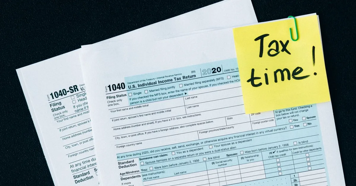 comprendre la fiscalité des revenus locatifs : guide complet sur l'imposition des loyers, les obligations déclaratives et les déductions possibles.
