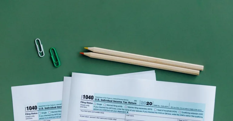 découvrez tout ce qu'il faut savoir sur la fiscalité des revenus locatifs, y compris les obligations fiscales, les déductions possibles et les conseils pour optimiser votre imposition.
