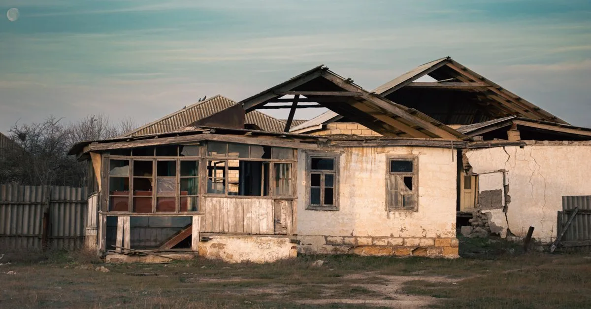 découvrez comment trouver des maisons abandonnées gratuites, vérifier leur statut légal et évaluer les démarches nécessaires avant de vous lancer.