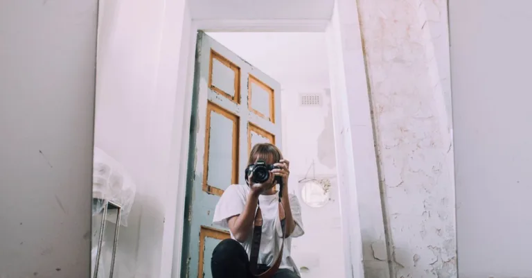 découvrez comment photographier les défauts d’un bien immobilier avec des images claires et détaillées pour mieux les documenter.